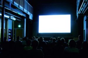 "Watching a blank screen" par ToastyKensous licence CC-BY