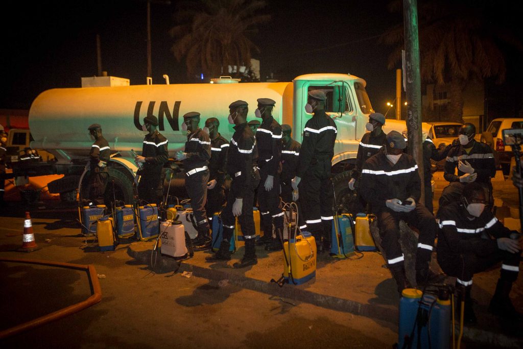 Décontamination des places publiques à Bamako