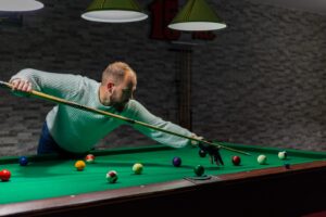 Un joueur de billard