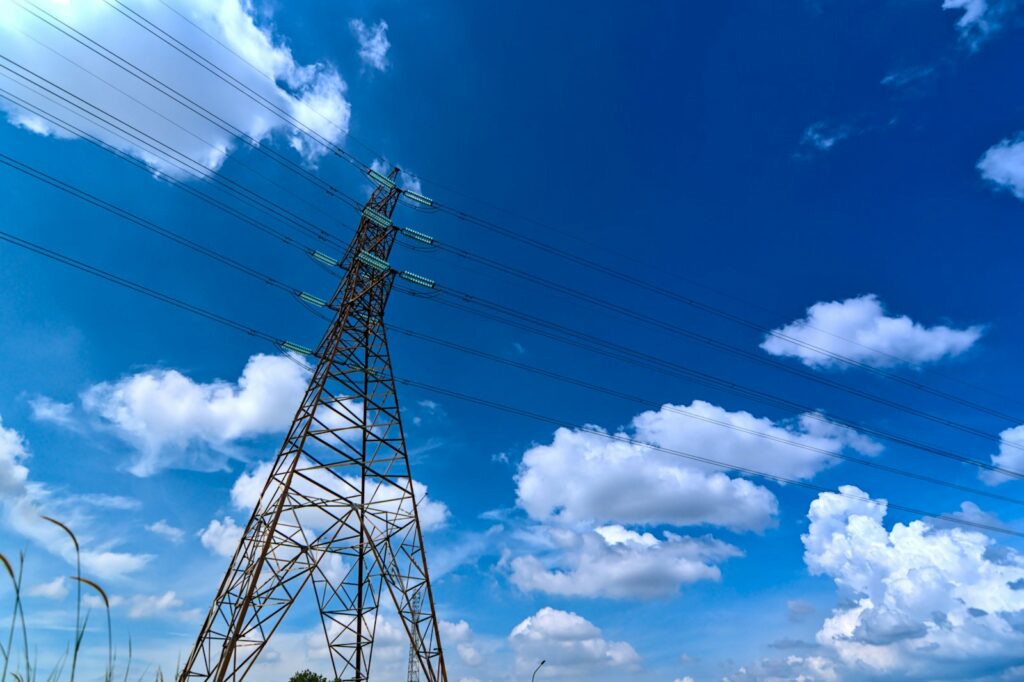 Une tour d'électricité à haute tension